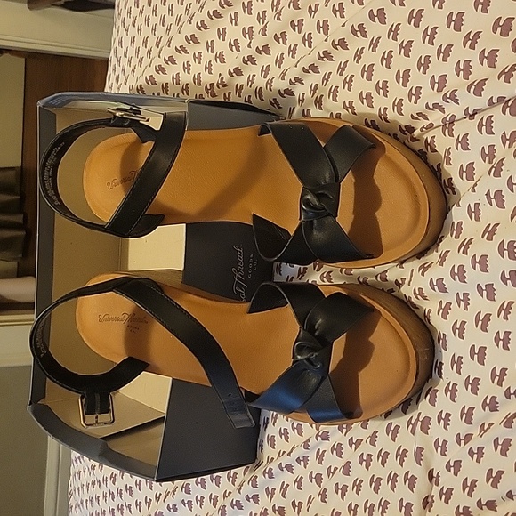 Universal Thread Wedges - Picture 2 of 5